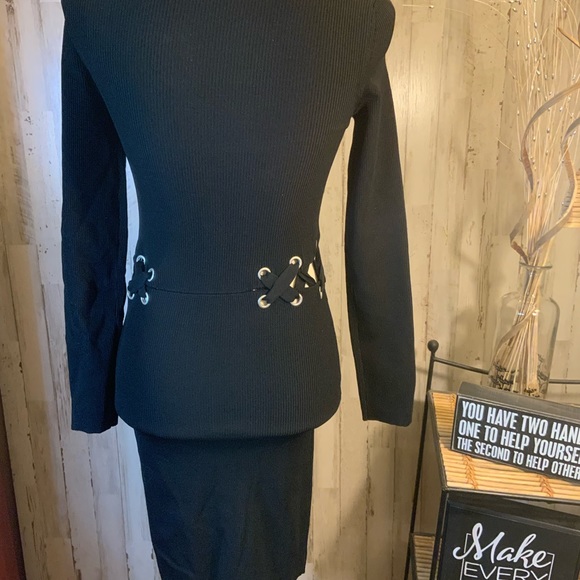 Chrissy Teigen X Revolve stretchy dress I size small. - Picture 5 of 7